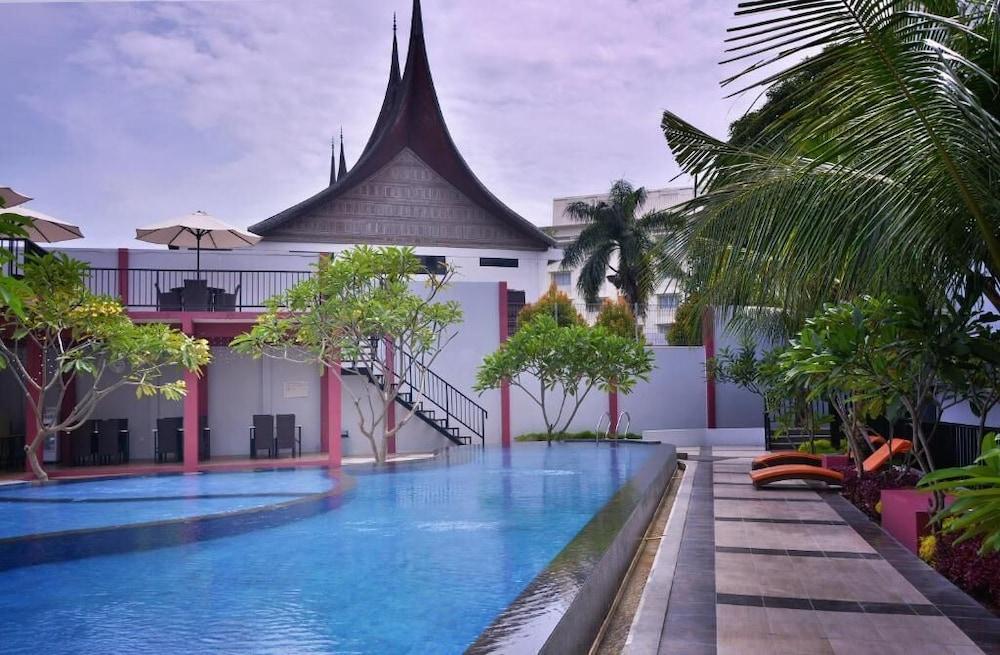 Truntum Padang Hotel Padang  Exterior photo